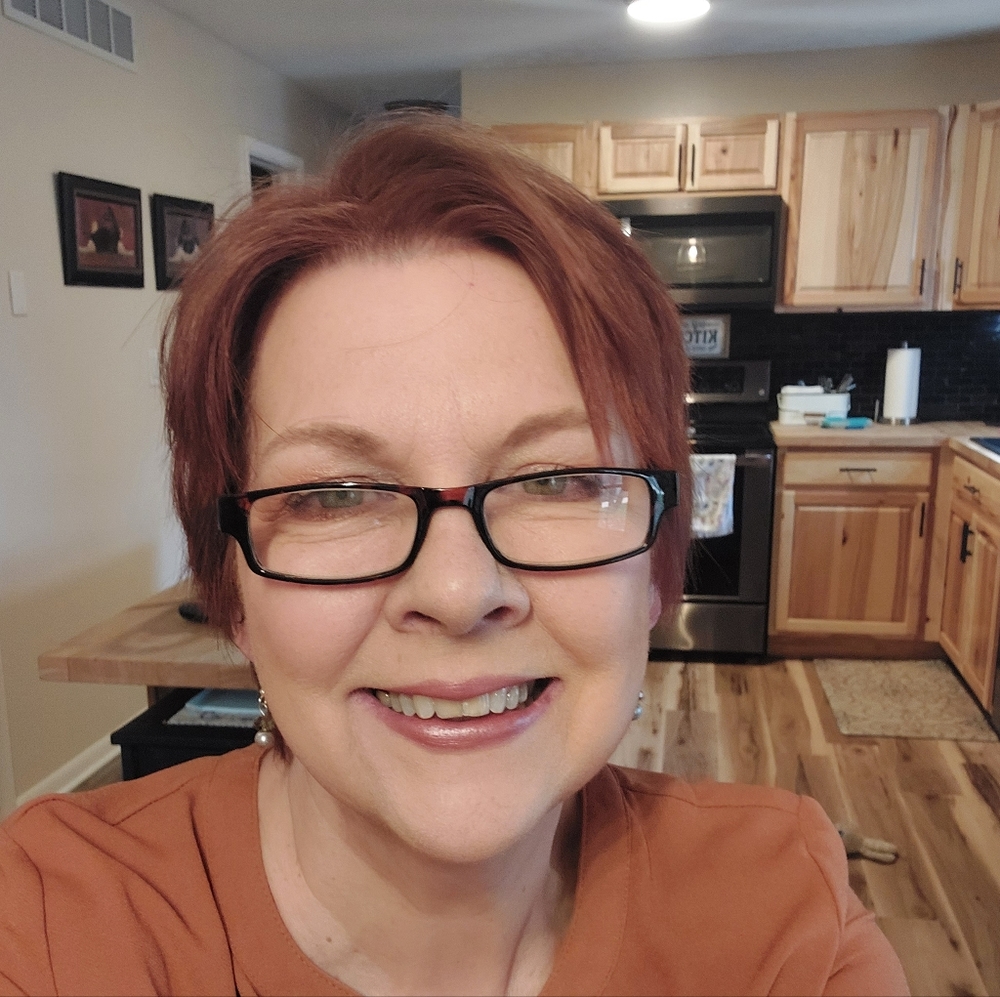 Meet your Posher, Cynthia